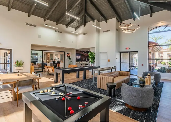 Diablo Stadium-asu-airport-gym-pool-hottub-parking Apartment Tempe