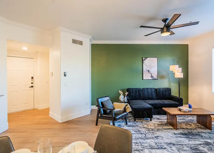Diablo Stadium-asu-airport-gym-pool-hottub-parking Apartment Tempe