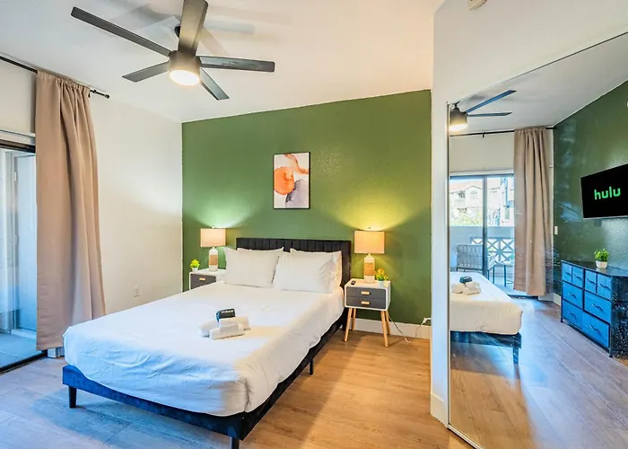 Diablo Stadium-asu-airport-gym-pool-hottub-parking Apartment Tempe