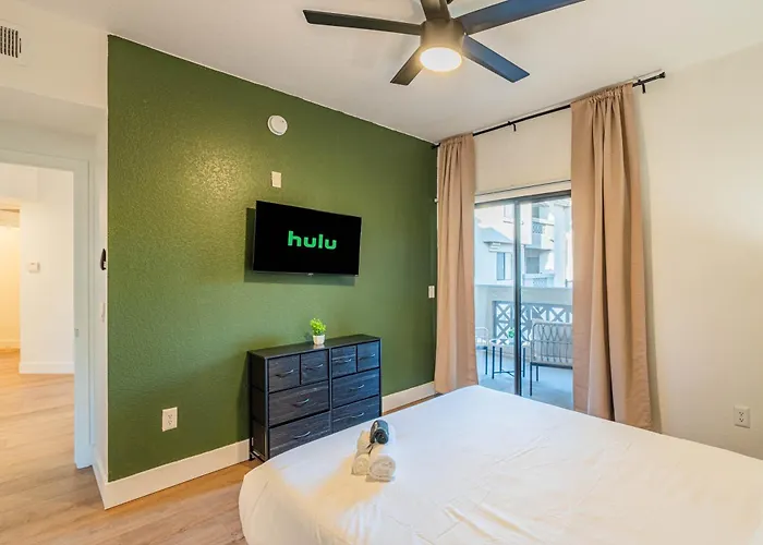 Apartment Diablo Stadium-asu-airport-gym-pool-hottub-parking