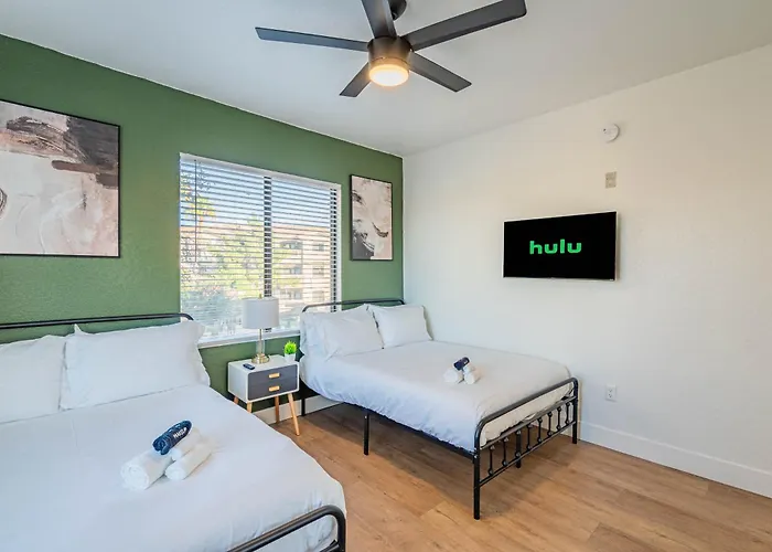 Diablo Stadium-asu-airport-gym-pool-hottub-parking Apartment